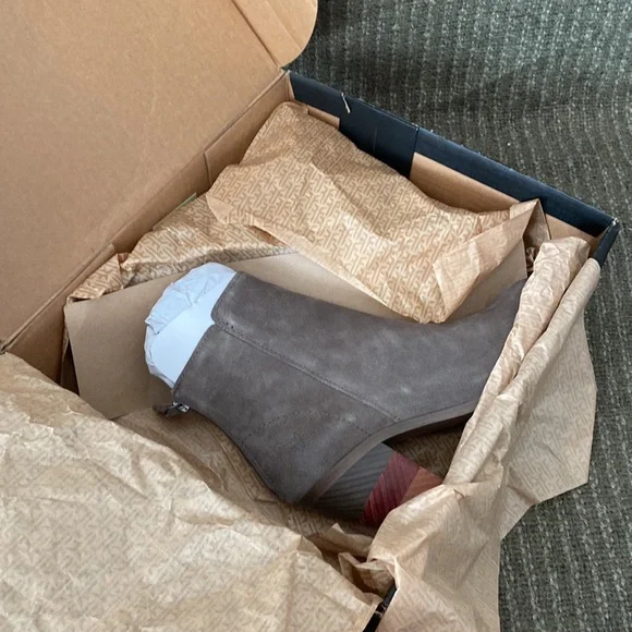 Frye Cameron Chevron bootie, 7.5, Grey/Elephant
